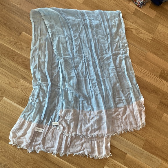 Barbour Tartan Border Wrap - Picture 3 of 4